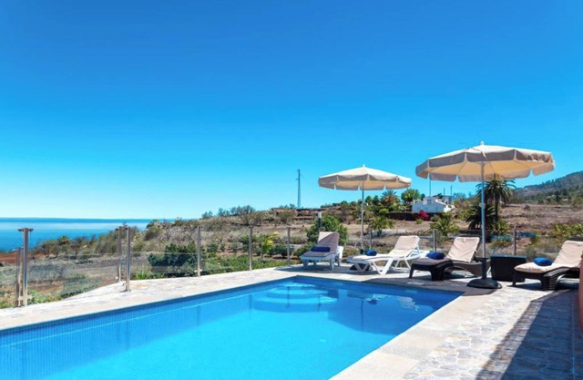 Maison de vacances "Casa La Viña" avec vue sur la mer, piscine privée et Wi-Fi