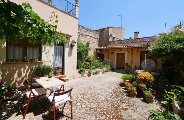 Maison de vacances Colomer avec balcon, Wi-Fi et jardin