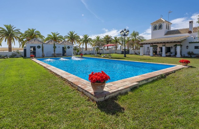 Vacation Home "Cortijo Pavía" with Private Pool, 2 Terraces & Wi-Fi