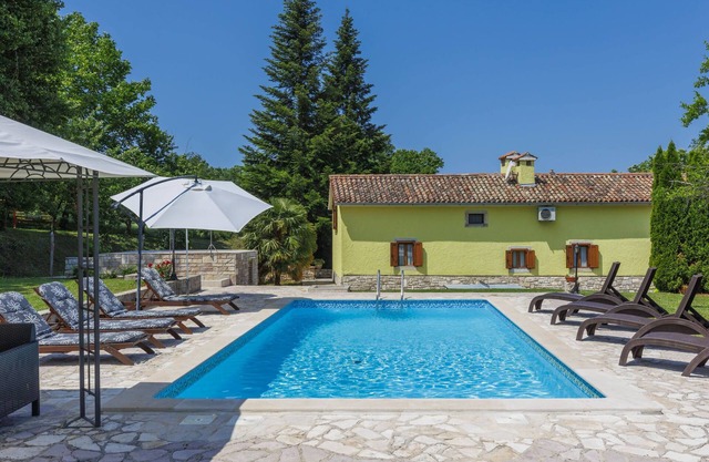 Maison Donada by Interhome