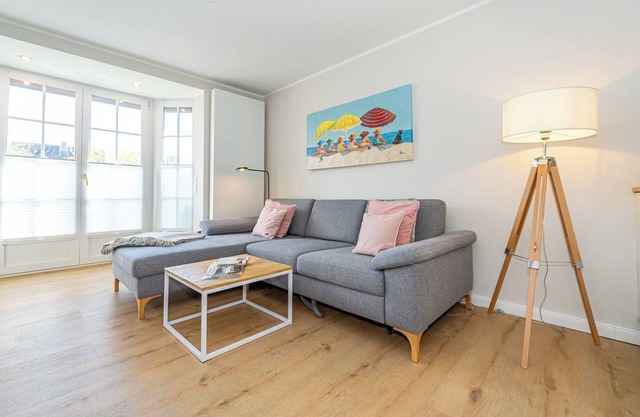 Part of the house for up to 4 people with garden. - Only 350 meters to the beach!