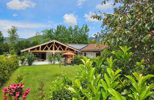 Au Tegernsee confortable maison de campagne avec jardin, parking privé, WiFi