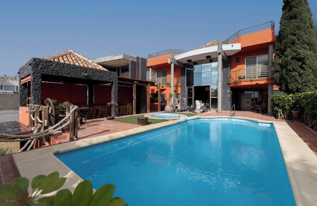 Maison de vacances 'Karat Villa Kanaria' avec vue sur la mer, Wi-Fi et climatisation