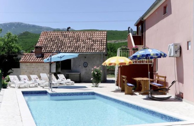 Maison Marija (OMI150) à Omis - 6 personnes, 3 chambres
