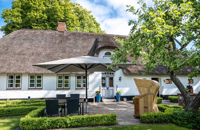 Maison de vacances 'Poppenstuuv', jardin de conte de fées baroque idyllique, sauna, parking, Wi-Fi