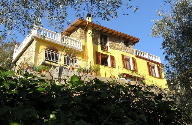Maison de vacances très tranquille avec vue panoramique et cheminée