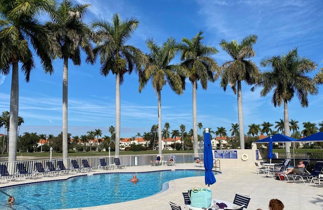1st Flr, 5 mins to St Pete Beach, Private Beach, Heated Pool, Golf & Water Views
