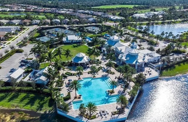 Vacation Paradise in Greyhawk gated community, Naples