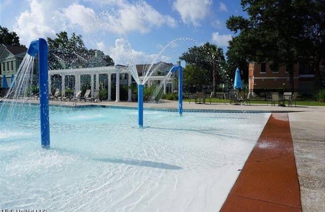 Vacation Paradise near beach sleeps 6+