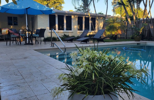 Pet Friendly Home with Large/Private Tropical Pool. Perfect Vacation Location!