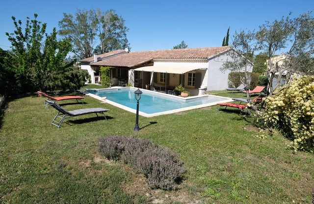 Location vacances maison piscine TAILLADES LS2-368