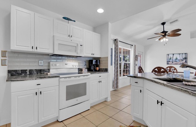 Vacation Station - NW, Pet Friendly, East Facing Pool
