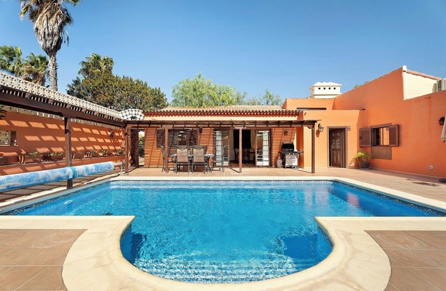 Vacation Villa 'Esselle' with Mountain View, Wi-Fi and Air Conditioning