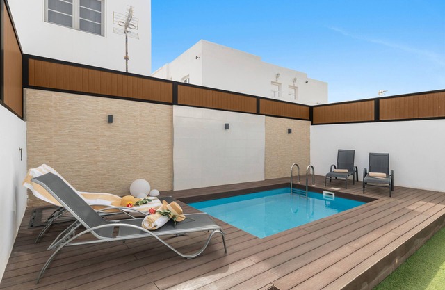 Villa de vacances 'Berkana De Lujo Con Piscina' avec piscine privée, Wi-Fi et climatisation