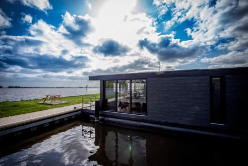 Vakantiewoonboot De Waterparel