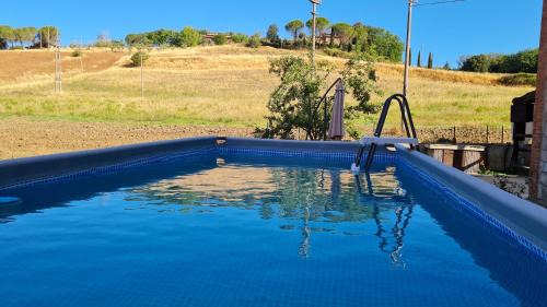 VAL D'ORCIA DELUXE 1 ELEGANTE CASA immersa nel verde con WiFi, giardino e parcheggio