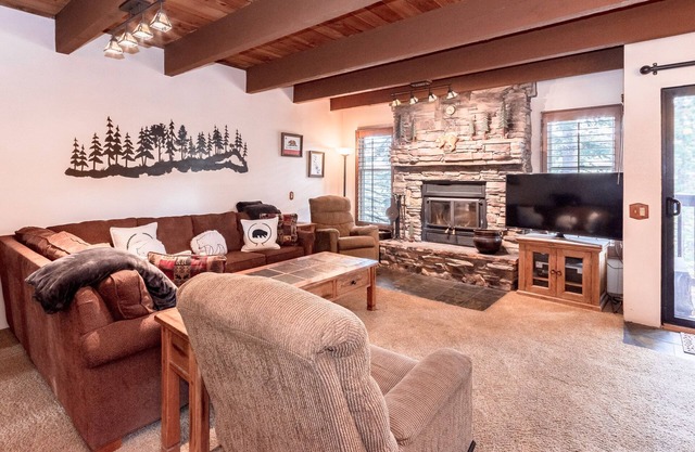 Val DIsere 32 Pet-Friendly, Walk To The Village, Private Washer Dryer, Spacious Floorplan by RedAwning
