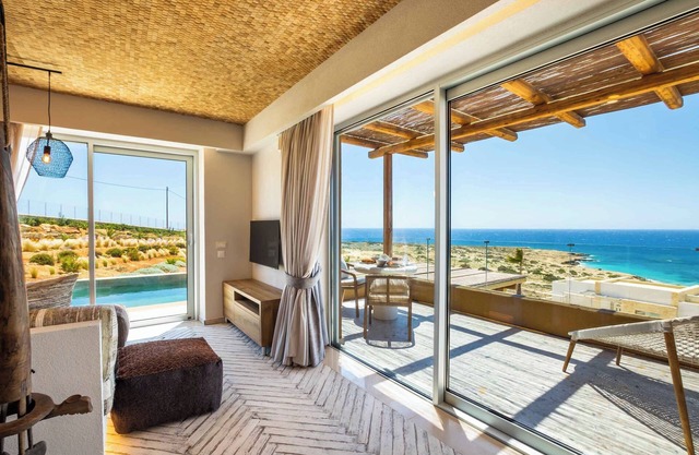 Vala Luxury Villa B - Private pool & 200m to Beach
