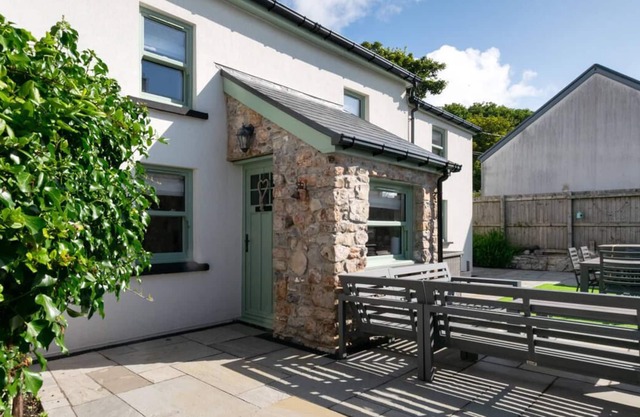 Vale Cottage in the beautiful Swansea