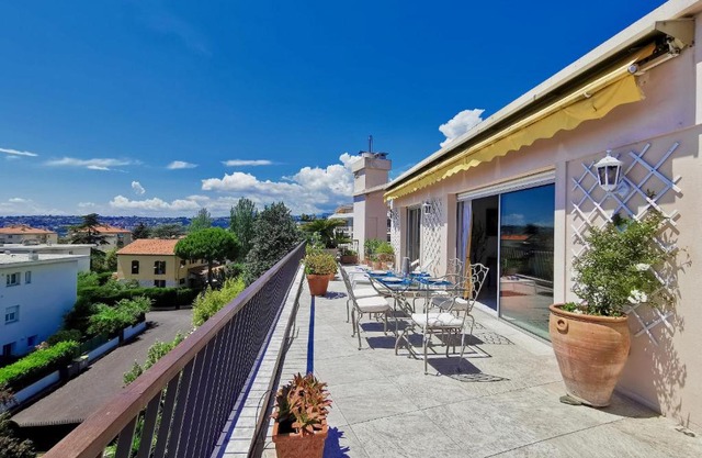 Valegrand Penthouse sea view by Booking Guys