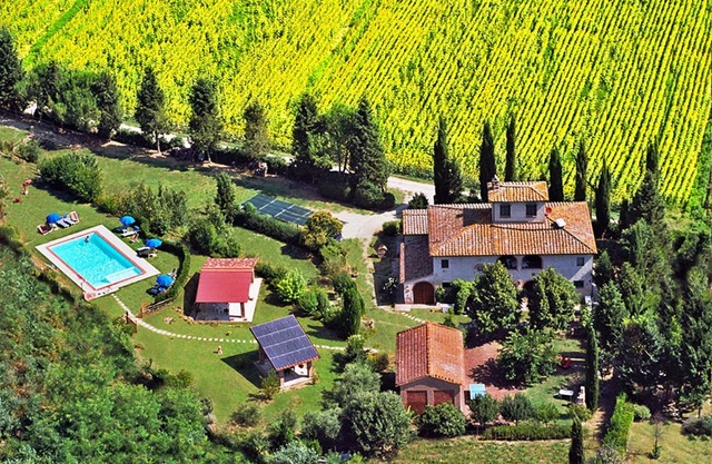 Dans une maison de campagne asciente au coeur de la Toscane, parfaite pour famil