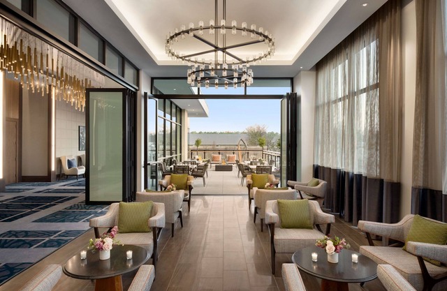 Valley Hotel Homewood Birmingham, Curio Collection by Hilton