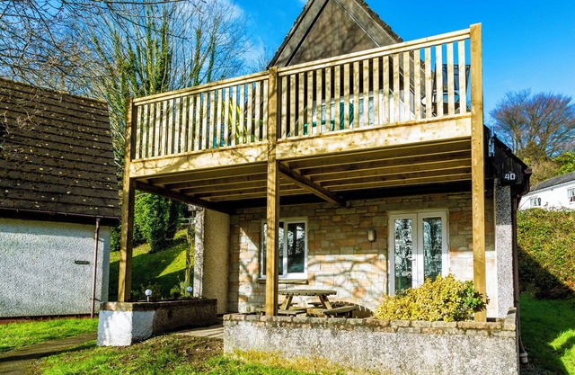 VALLEY LODGE 40, pet friendly, with pool in St Ann's Chapel, Cornwall