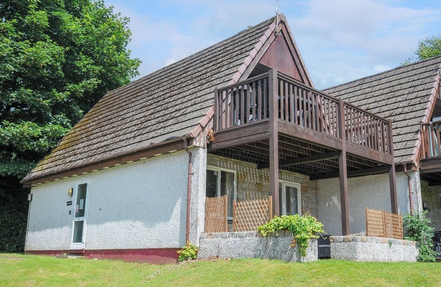 VALLEY LODGE 9, pet friendly, with a garden in Callington