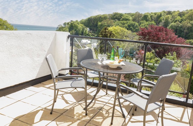 VALLEY VIEW, 9 ST ELMO COURT, family friendly, with pool in Salcombe