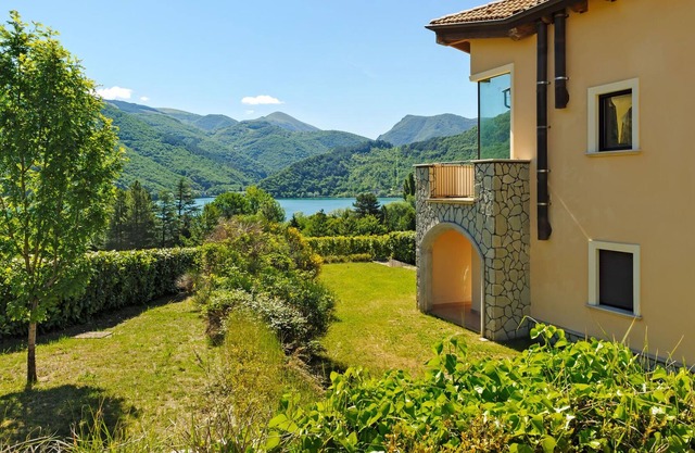 Maison de vacances avec vue sur la vallée à Scanno avec jardin