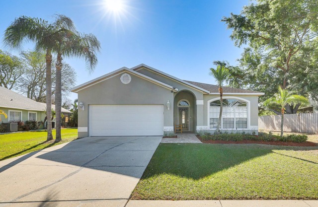 Valrico Home w/ Yard ~ 14 Mi to Downtown Tampa