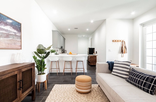 Vanderbilt Beach Bungalow With Pool Bikes Paddle Board
