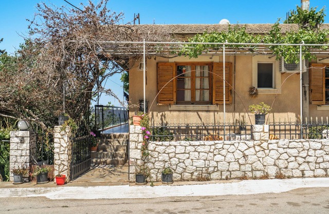 Appartement Vangelis avec vue sur la mer, terrasse et Wi-Fi.