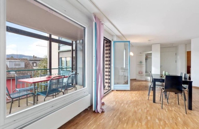 * 9MINUTES DE LA STATION PRINCIPALE ZH * / * SPACIEUX * / * MODERNE * / * ENTOURÉ DE RESTAUR