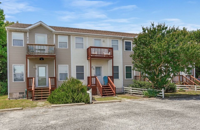 Vast Views - Pet friendly; Shared pool!
