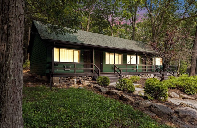 Modern Pocono| Firepits | Vaulted Pine | Pets OK