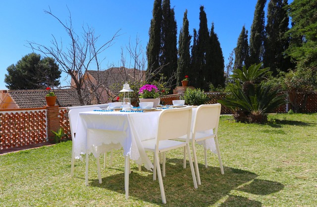 VILLA CLAVERO 4 PAX private apartment, 2 bedrooms, pool, WiFi, parking, garden