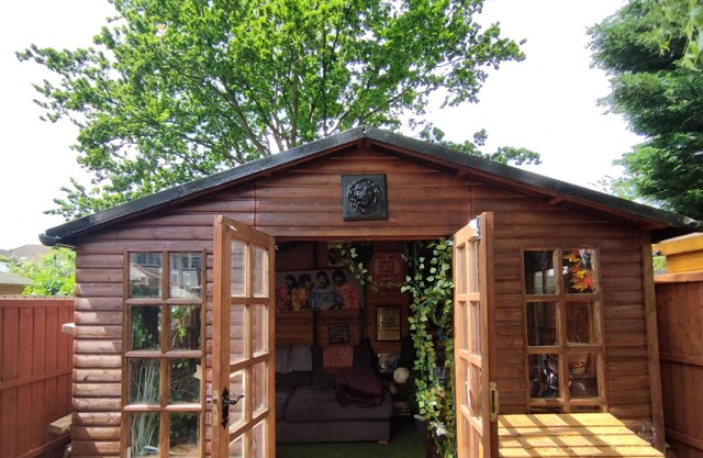 Vc - Cottage In The City