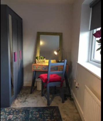 Veen Home near Gatwick