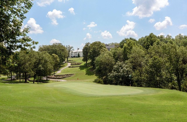 Velting’s Golf View Getaway | Holiday Hills Branson | Golf Resort | Outdoor Pool