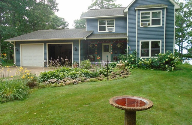VELVET SPRINGS Ferme sur 6 acres / 300 pieds de Lakeshore privé (ponton gratuit