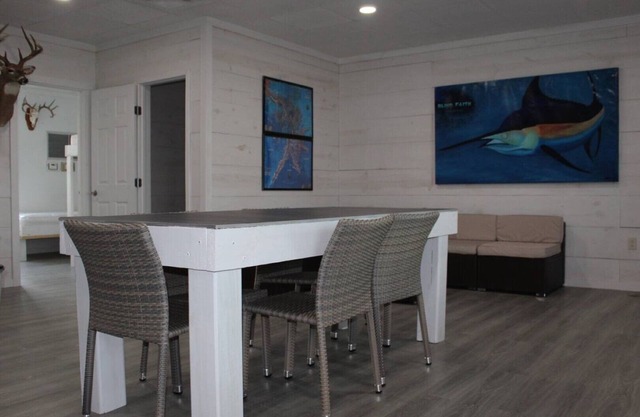 Venice Blue Crab Lodge B (Waterfront)