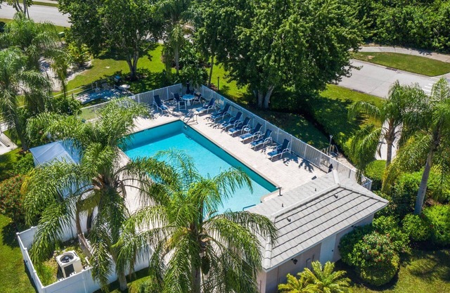 Venice Tropical Condo