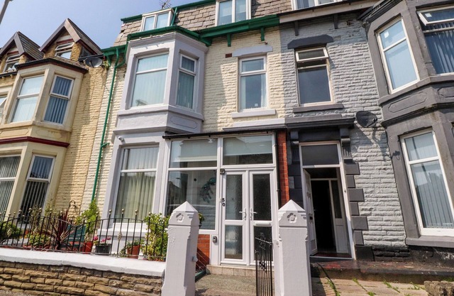 VERDO HOUSE, pet friendly, country holiday cottage in Blackpool