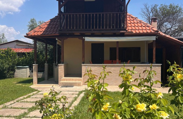 Vergia Coast - 500m de la plage - Retraite paisible avec jardin.