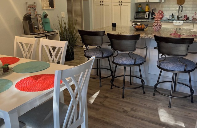 Vero Beach farmhouse coastal condo close to beaches, shopping and restaurants