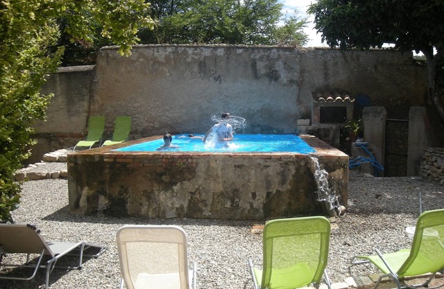 Very comfortable and spacious house. 3000m2 of garden, barbecue and private pool