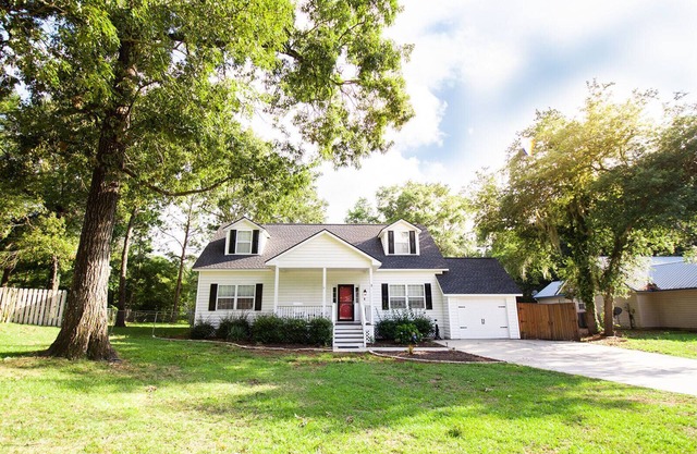 Very comfortable and spacious home for the whole family! Near Parris Island