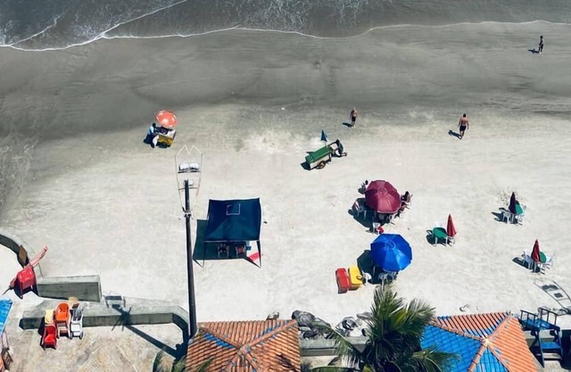 Appartement très confortable, immeuble face à la mer!