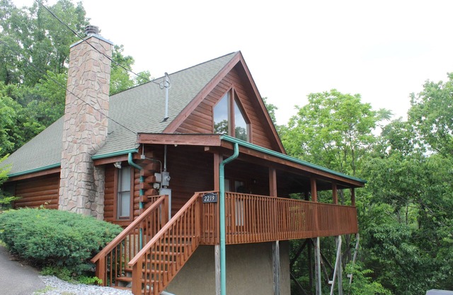 La cabane à Eagle Feather! Belle cabine de 2 chambres avec un loft dans un complexe!